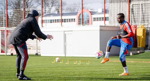 ماني قبل مواجهة حسم الصدارة: كرة القدم هي الحياة.. وسعيد بعودتي للتدريبات